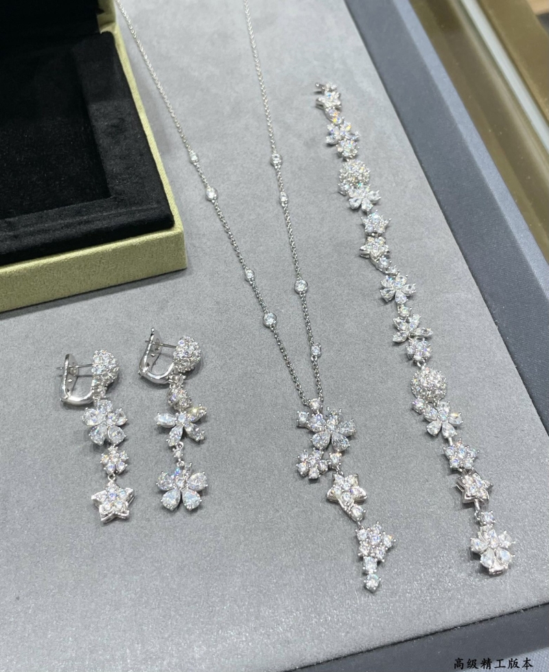 Vca Necklaces